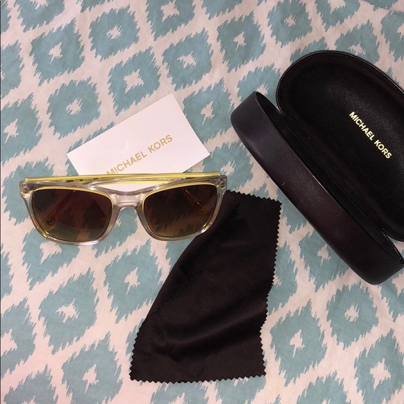 MICHEAL KORS SUNGLASSES - Picture 1 of 8